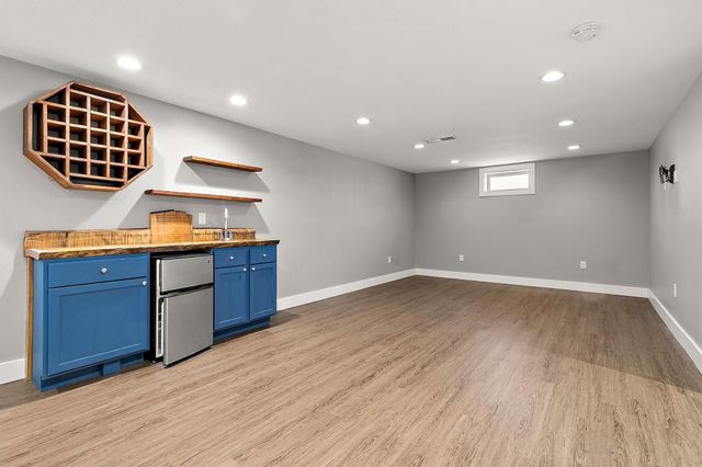 219 12th Avenue W, Alexandria, MN 56308