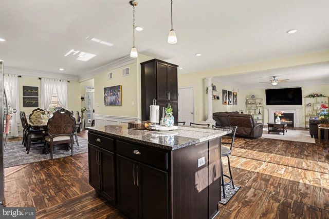 1714 TREELINE DR, Shippensburg, PA 17257