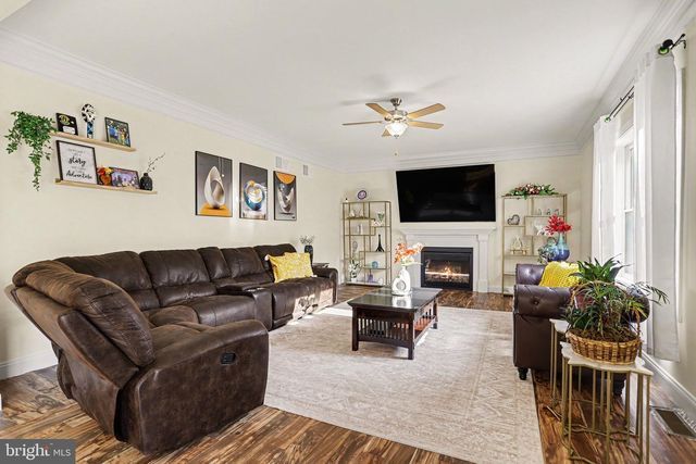 1714 TREELINE DR, Shippensburg, PA 17257