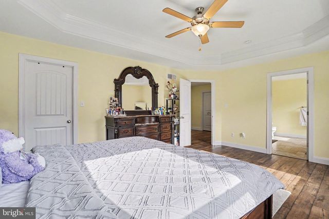 1714 TREELINE DR, Shippensburg, PA 17257