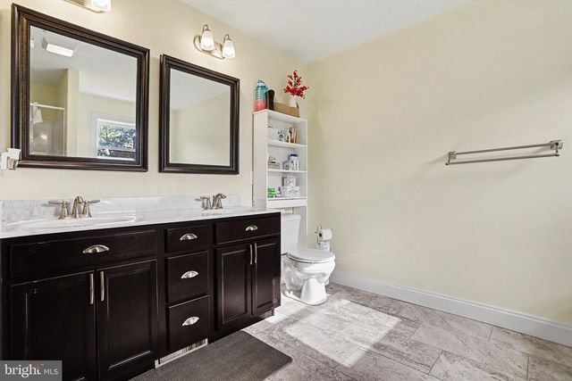 1714 TREELINE DR, Shippensburg, PA 17257