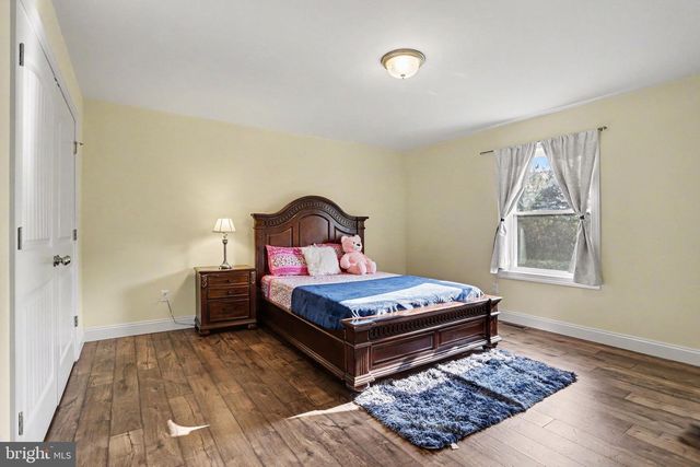 1714 TREELINE DR, Shippensburg, PA 17257