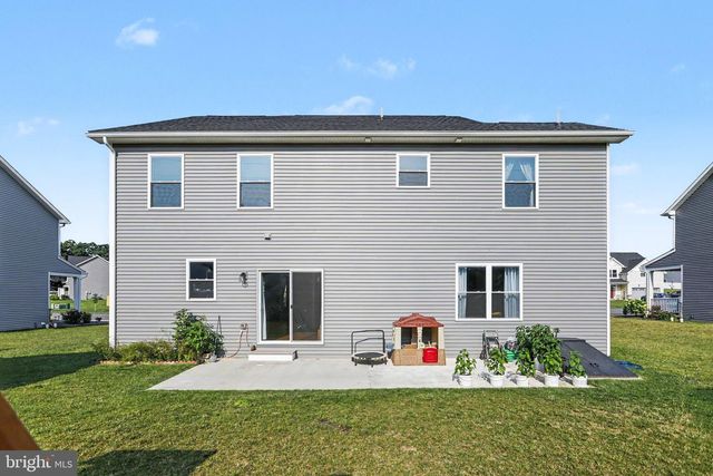 1714 TREELINE DR, Shippensburg, PA 17257