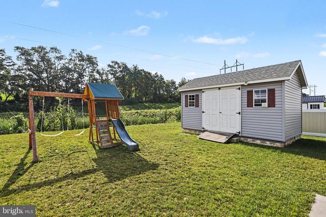 1714 TREELINE DR, Shippensburg, PA 17257