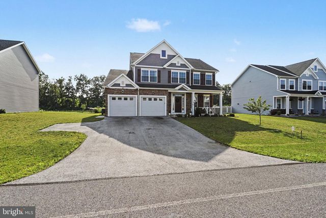 1714 TREELINE DR, Shippensburg, PA 17257