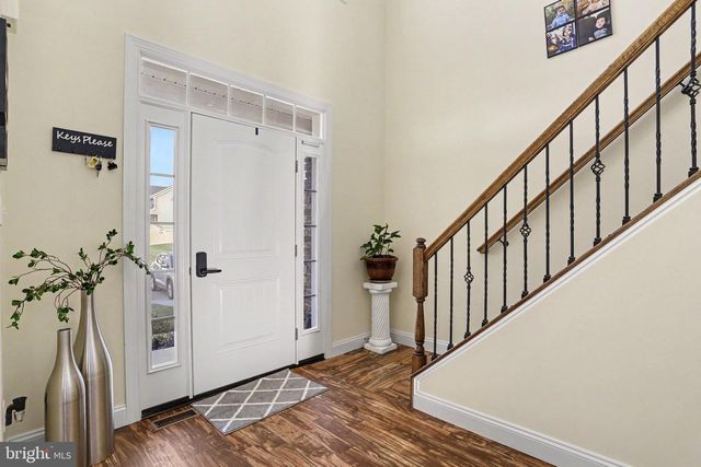 1714 TREELINE DR, Shippensburg, PA 17257