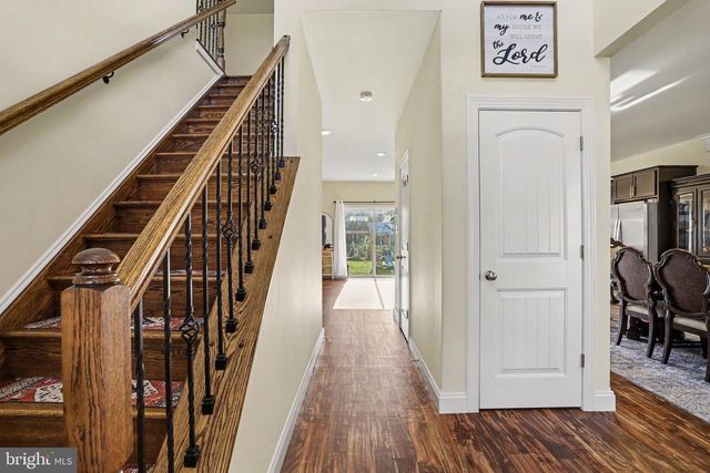 1714 TREELINE DR, Shippensburg, PA 17257