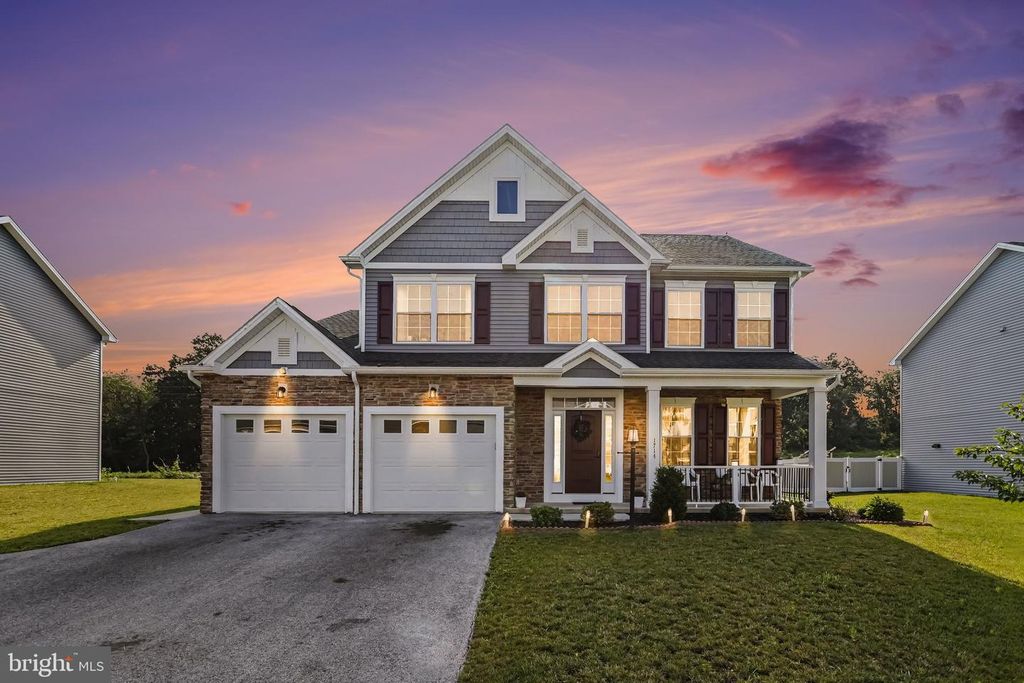 1714 TREELINE DR, Shippensburg, PA 17257