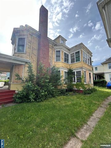 624 14th Avenue, Paterson, NJ 07504
