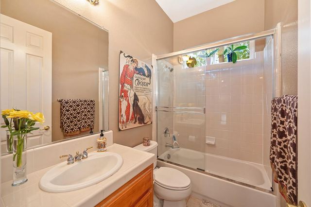 528 Oakhurst Ter, Auburn, CA 95603