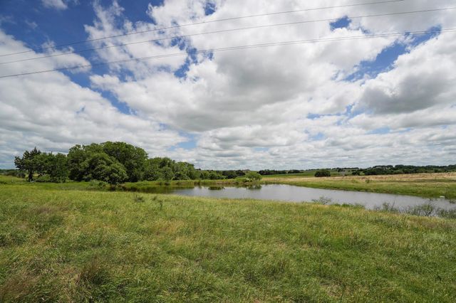 1432 S Knezek Road, Flatonia, TX 78941