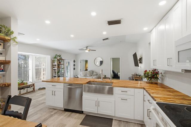 1105 Cherokee Street, Jupiter, FL 33458