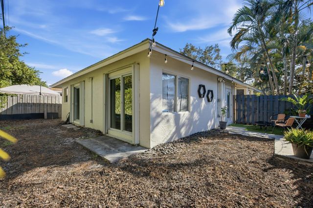 1105 Cherokee Street, Jupiter, FL 33458