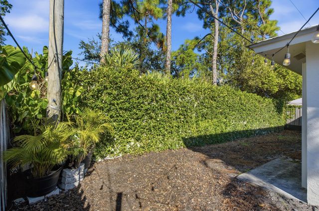 1105 Cherokee Street, Jupiter, FL 33458