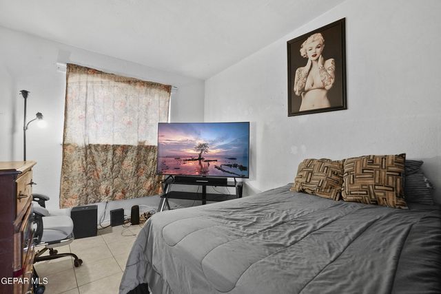 5828 BLACKHAWK Drive, El Paso, TX 79924