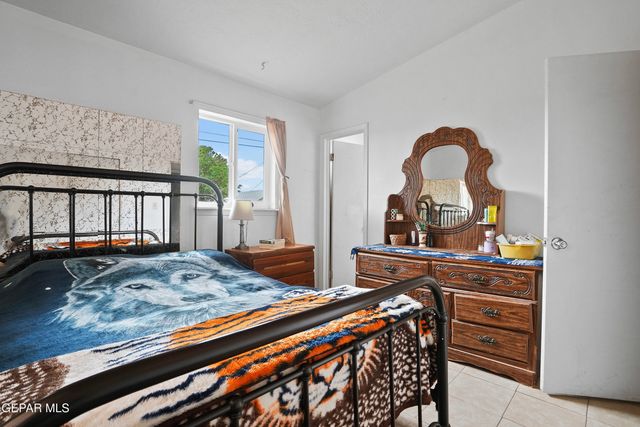 5828 BLACKHAWK Drive, El Paso, TX 79924