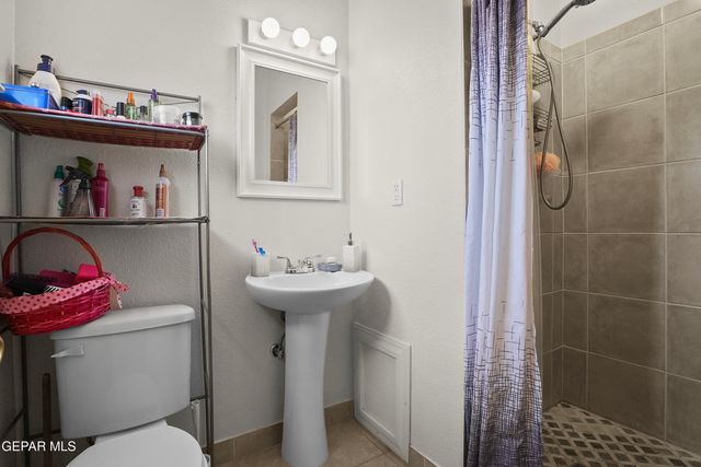 5828 BLACKHAWK Drive, El Paso, TX 79924