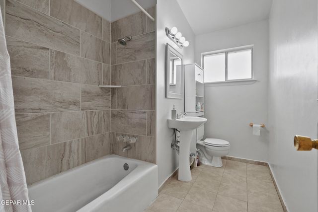 5828 BLACKHAWK Drive, El Paso, TX 79924