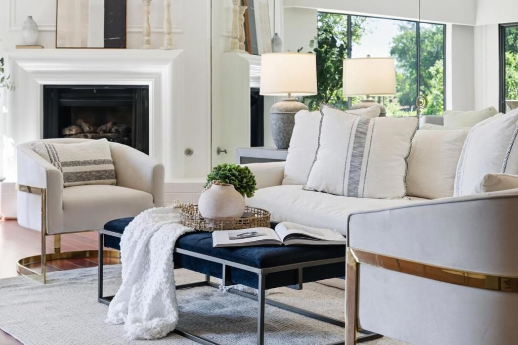 Image 2 of property listing at 1280 Sharon Park Drive 27, Menlo Park, CA 94025