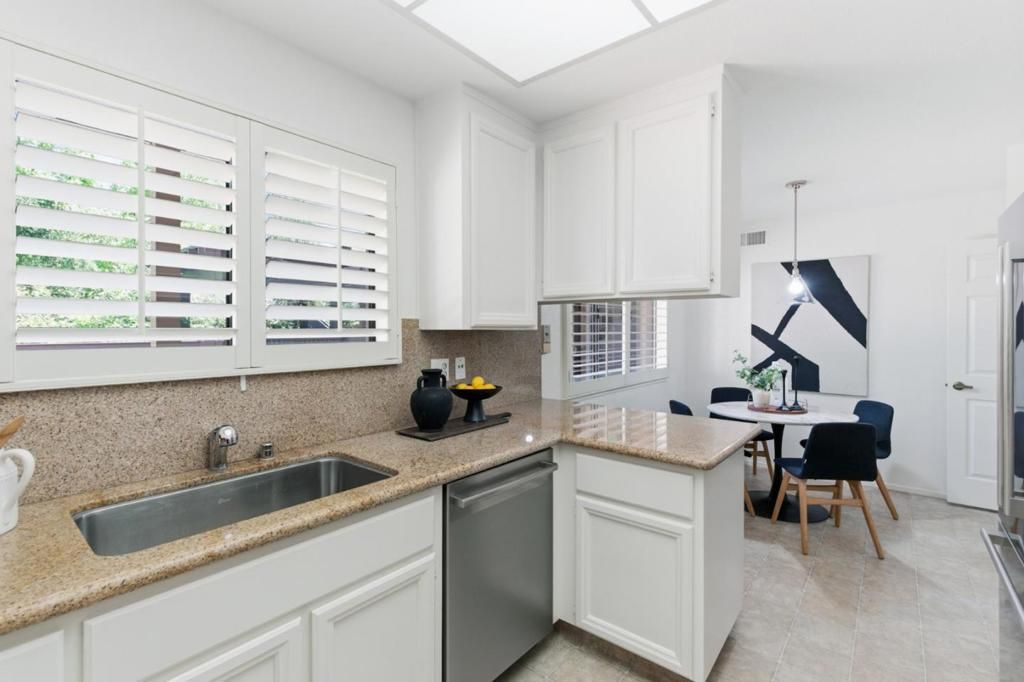 Image 26 of property listing at 1280 Sharon Park Drive 27, Menlo Park, CA 94025