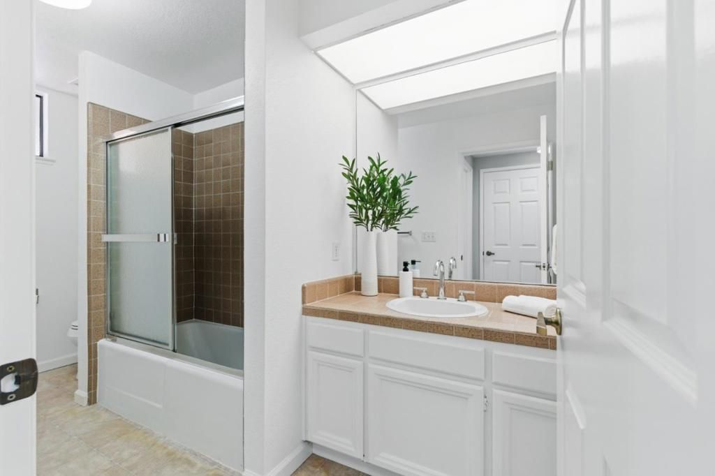 Image 31 of property listing at 1280 Sharon Park Drive 27, Menlo Park, CA 94025