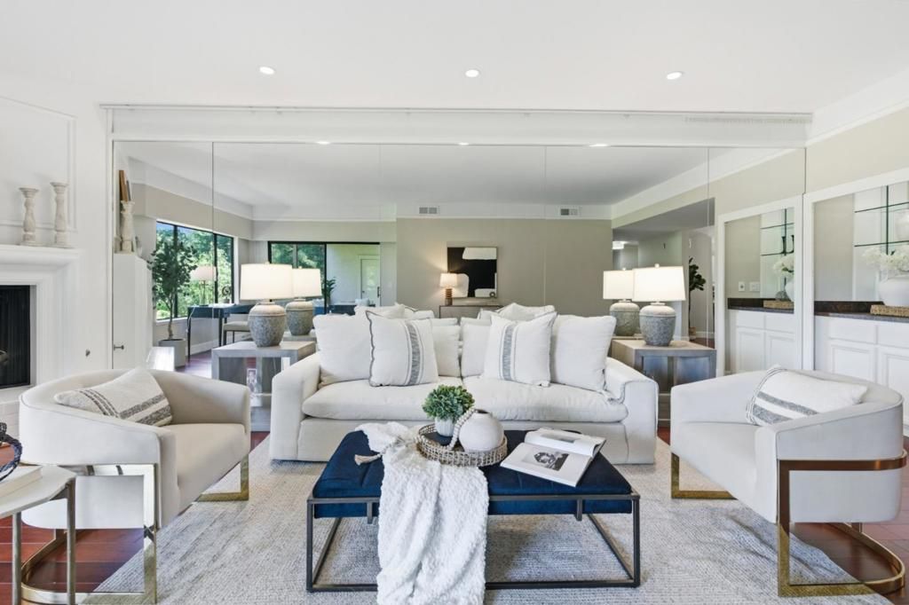 Image 5 of property listing at 1280 Sharon Park Drive 27, Menlo Park, CA 94025