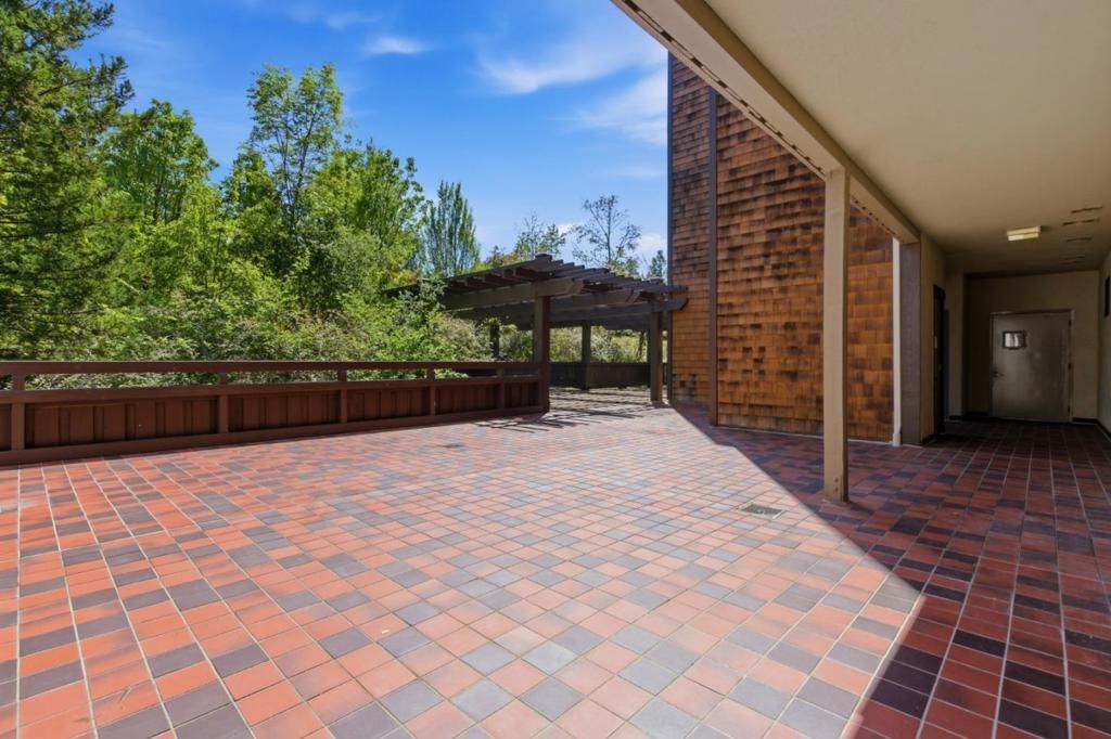 Image 52 of property listing at 1280 Sharon Park Drive 27, Menlo Park, CA 94025