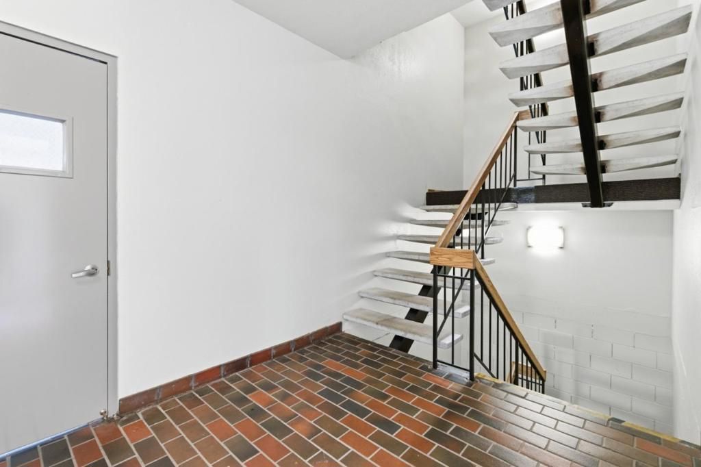 Image 55 of property listing at 1280 Sharon Park Drive 27, Menlo Park, CA 94025