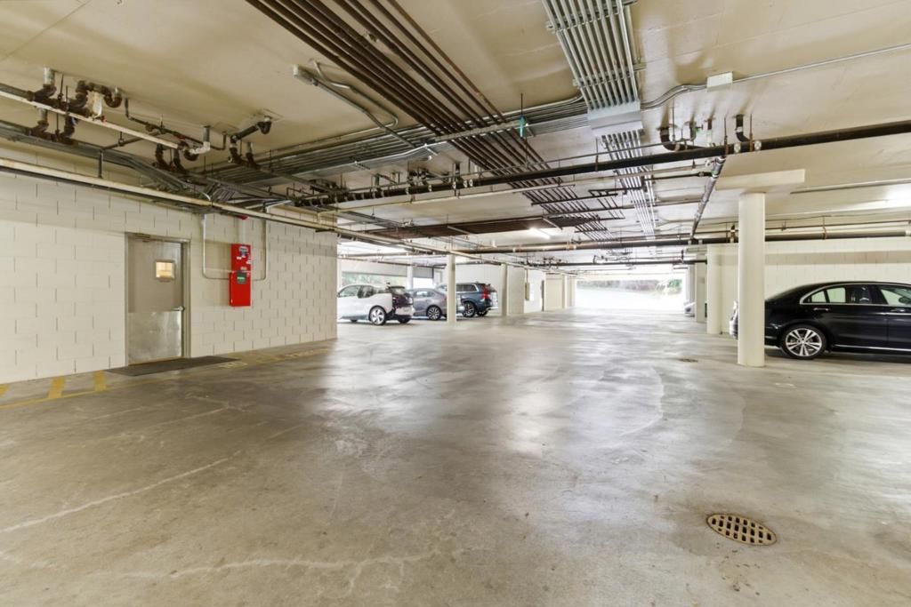 Image 59 of property listing at 1280 Sharon Park Drive 27, Menlo Park, CA 94025