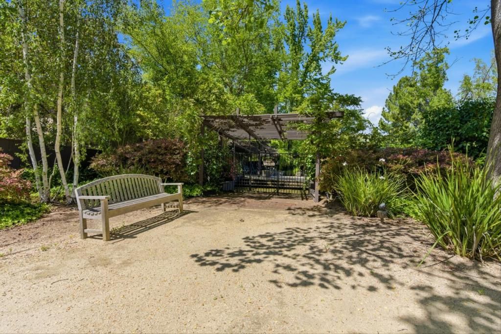 Image 61 of property listing at 1280 Sharon Park Drive 27, Menlo Park, CA 94025