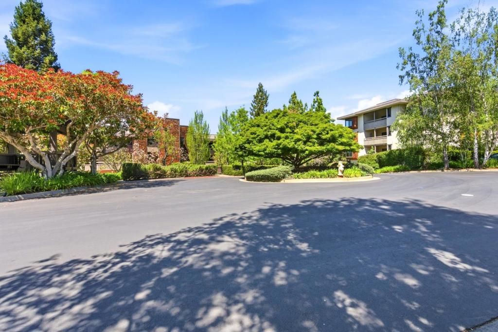 Image 68 of property listing at 1280 Sharon Park Drive 27, Menlo Park, CA 94025