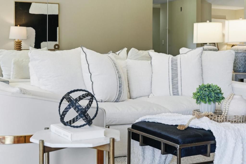 Image 7 of property listing at 1280 Sharon Park Drive 27, Menlo Park, CA 94025