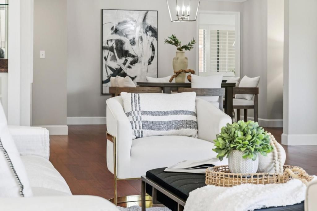 Image 9 of property listing at 1280 Sharon Park Drive 27, Menlo Park, CA 94025