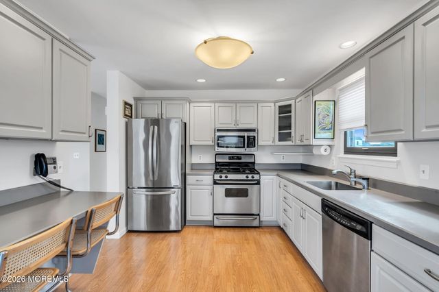 34 Cove Point Road, Toms River, NJ 08753