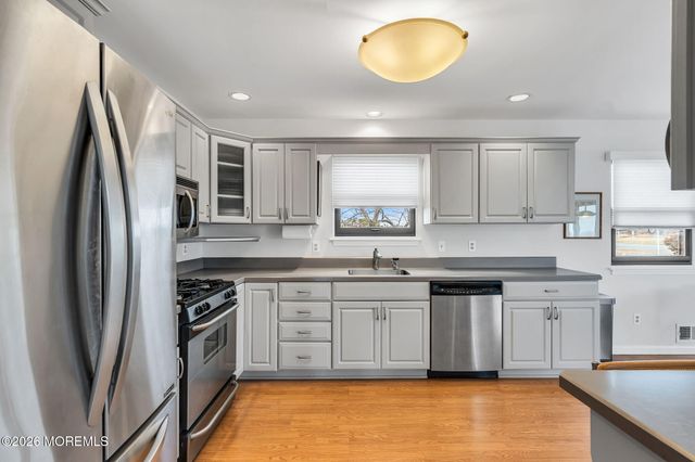 34 Cove Point Road, Toms River, NJ 08753