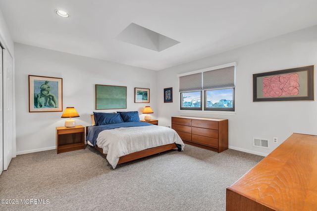 34 Cove Point Road, Toms River, NJ 08753