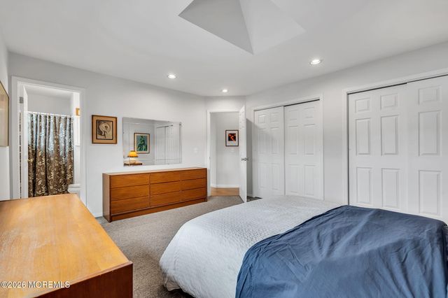 34 Cove Point Road, Toms River, NJ 08753