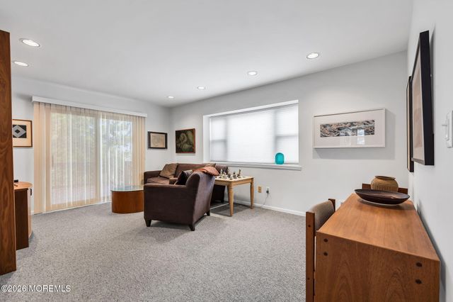 34 Cove Point Road, Toms River, NJ 08753