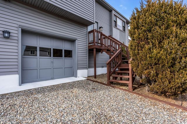 34 Cove Point Road, Toms River, NJ 08753