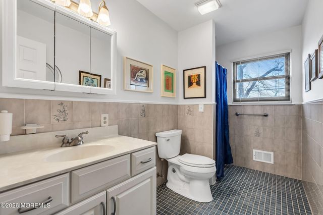 34 Cove Point Road, Toms River, NJ 08753