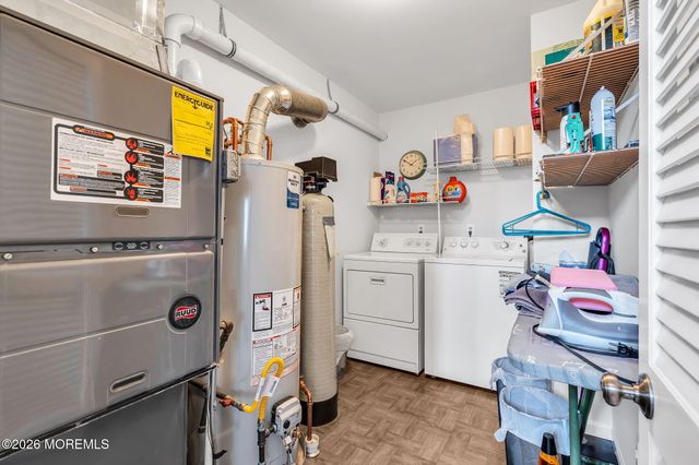 34 Cove Point Road, Toms River, NJ 08753