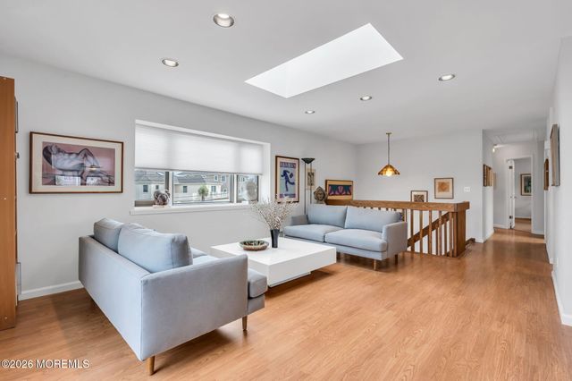 34 Cove Point Road, Toms River, NJ 08753