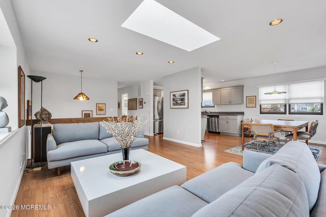 34 Cove Point Road, Toms River, NJ 08753