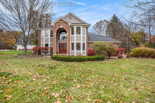 9610 Forest Ridge Drive, Clarkston, MI 48348