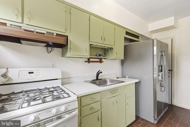 8300 RIDGELY OAK RD, Baltimore, MD 21234