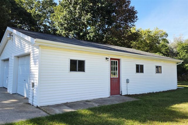 828 S Wicker Road, Stanton, MI 48888