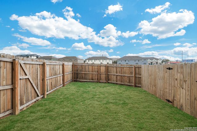 7216 SAVANNAH BRKS, Live Oak, TX 78233
