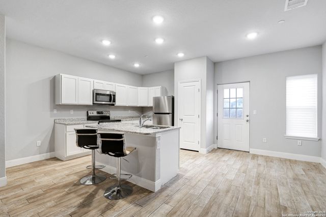 7216 SAVANNAH BRKS, Live Oak, TX 78233