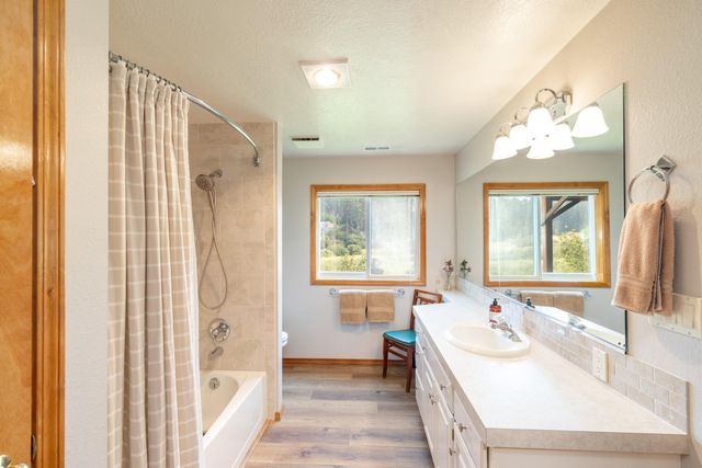 16322 N Little Spokane Dr, Spokane, WA 99208