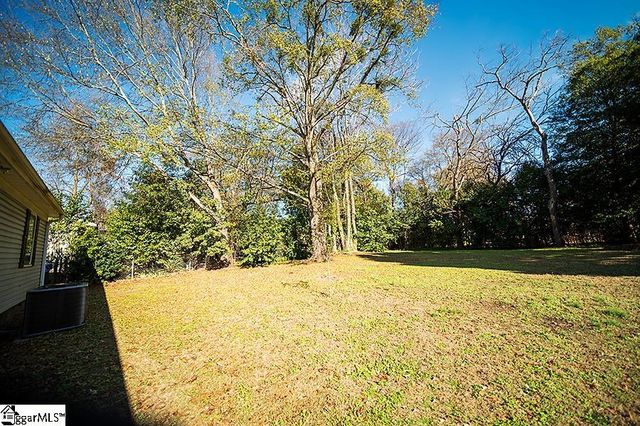 13 N Garden Circle, Greenville, SC 29615